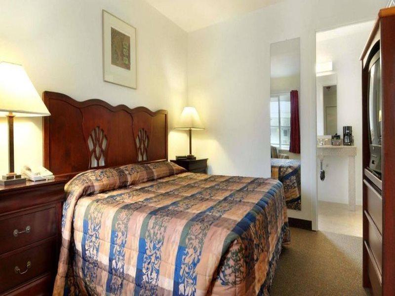 Knights Inn & Suites Seatac Airport シアトル（ワシントン州） エクステリア 写真