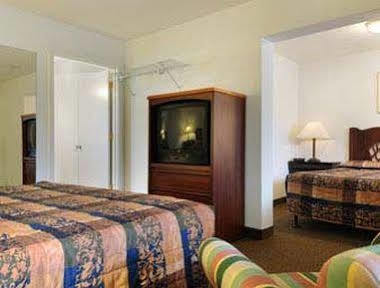 Knights Inn & Suites Seatac Airport シアトル（ワシントン州） エクステリア 写真