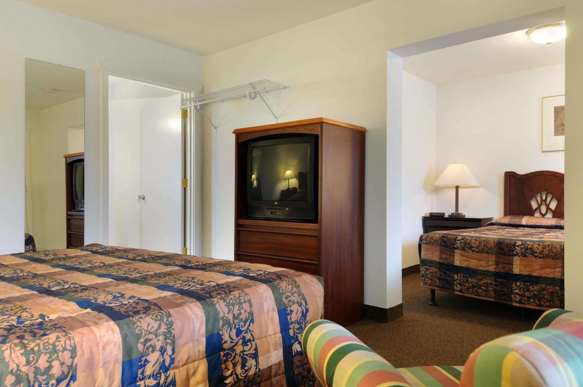 Knights Inn & Suites Seatac Airport シアトル（ワシントン州） エクステリア 写真